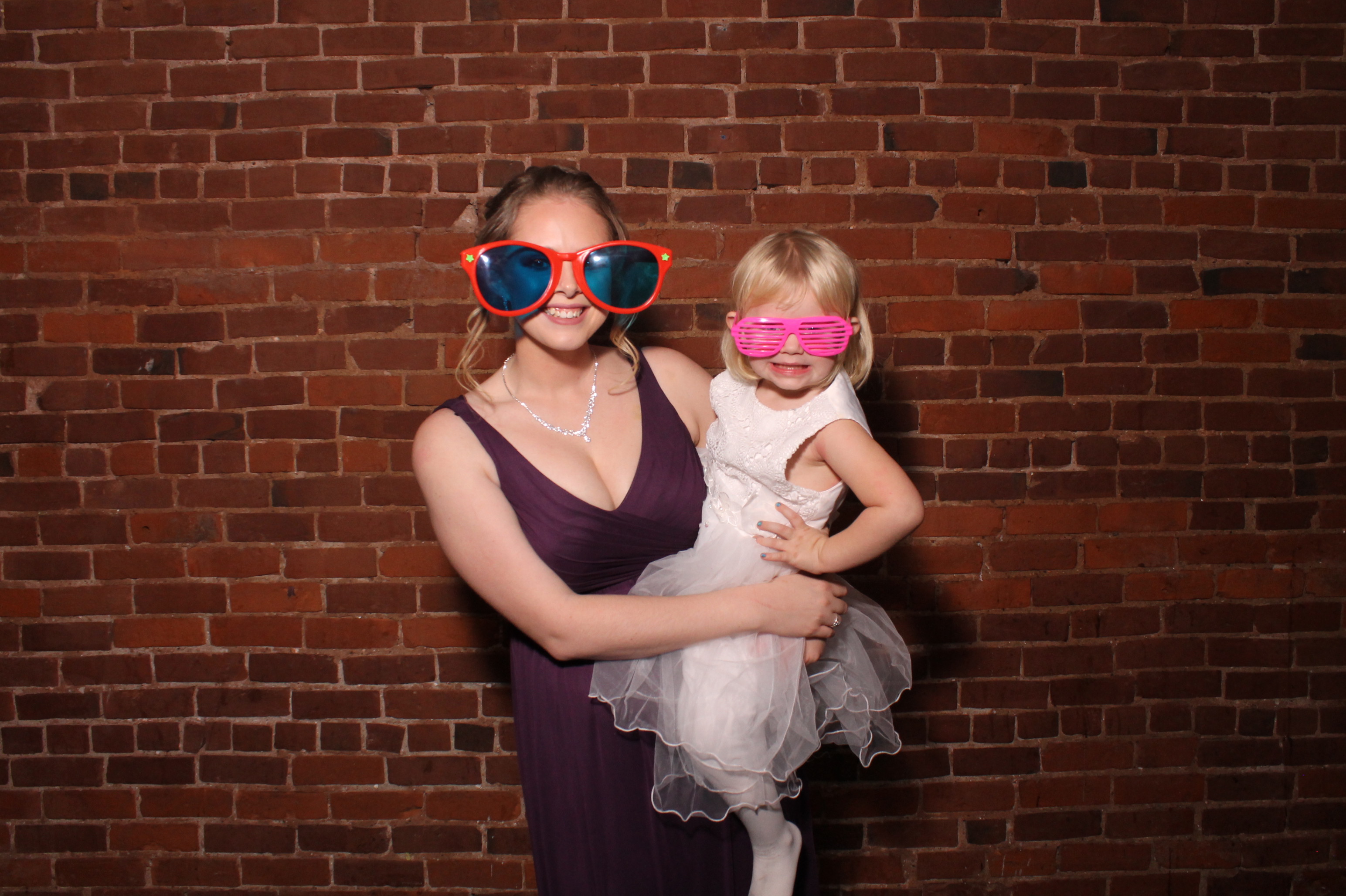 Libby & Nathan | View more photos from the event at gallery.photoboothcincy.com/u/PhotoBoothCincy/Libby-Nathan